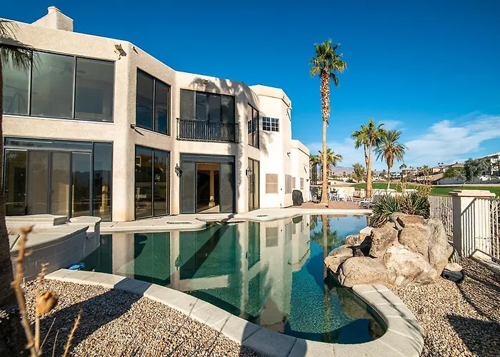 Golf Course Luxury Retreat On Hogan *