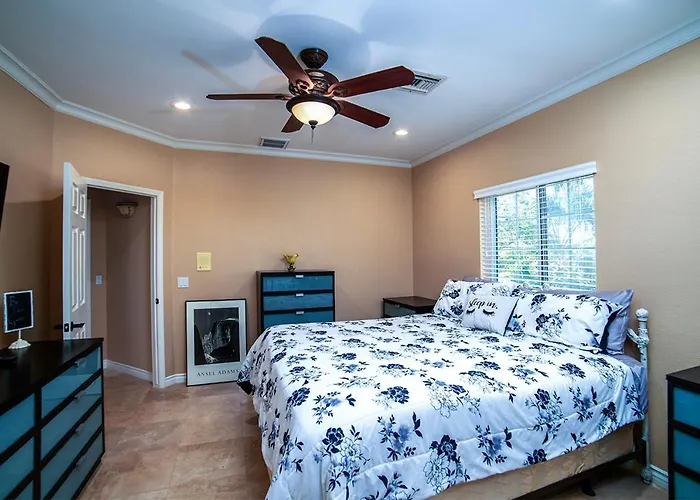 Golf Course Luxury Retreat On Hogan *